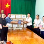 BẢO HIỂM VIỄN ĐÔNG – CN ĐỒNG NAI TẶNG SÁCH TẠI HUYỆN VĨNH CỬU
