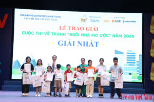 Read more about the article TRAO GIẢI CUỘC THI “NGÔI NHÀ MƠ ƯỚC” NĂM 2025 – NƠI NHỮNG TRÁI TIM TRẺ THƠ VẼ NÊN HẠNH PHÚC XANH